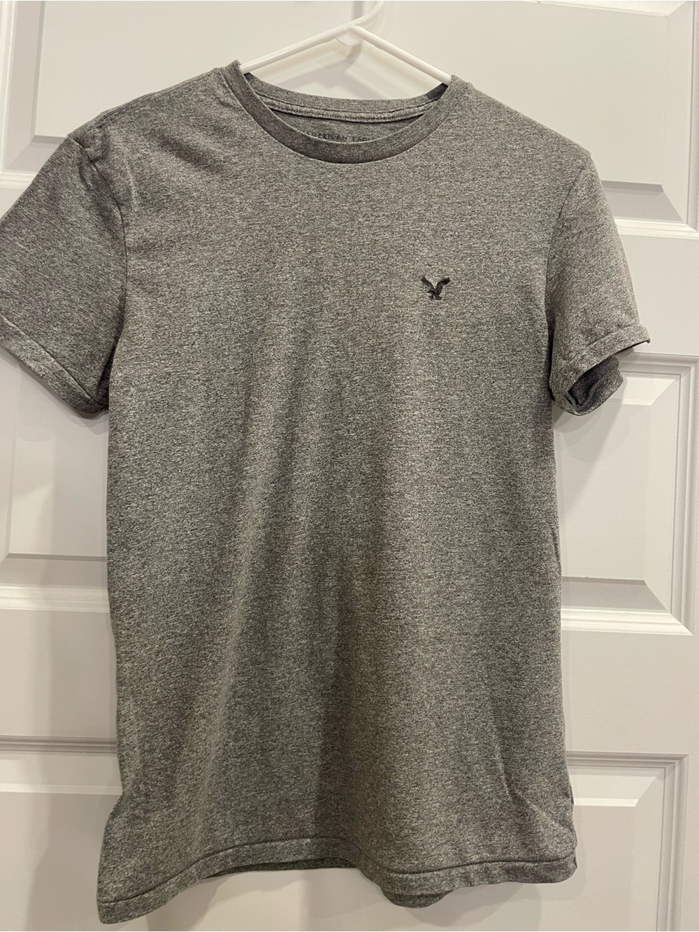 American Eagle Outfitters Gray Short-Sleeve Crewneck Tee with Embroidered Logo